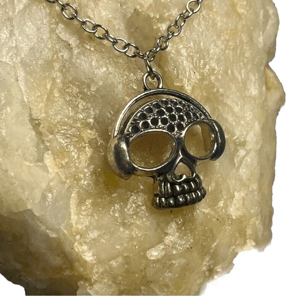 Unbranded Skull Headphones Necklace Unisex 22" Silver NEW Tungsten Punk Gothic